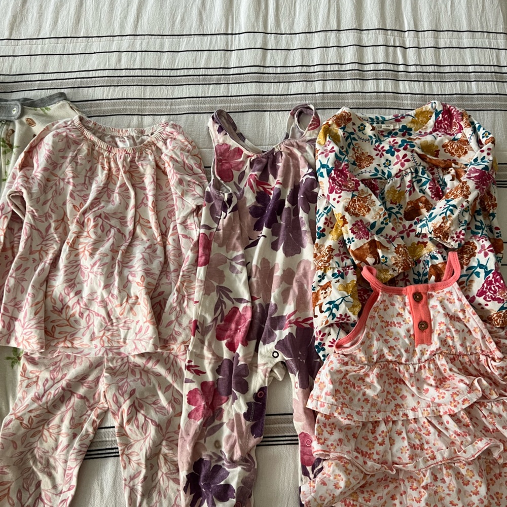 Organic baby clothes